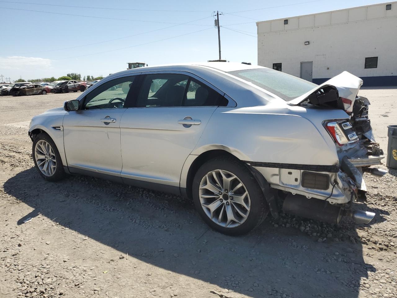 2014 Ford Taurus Limited - Фото 2