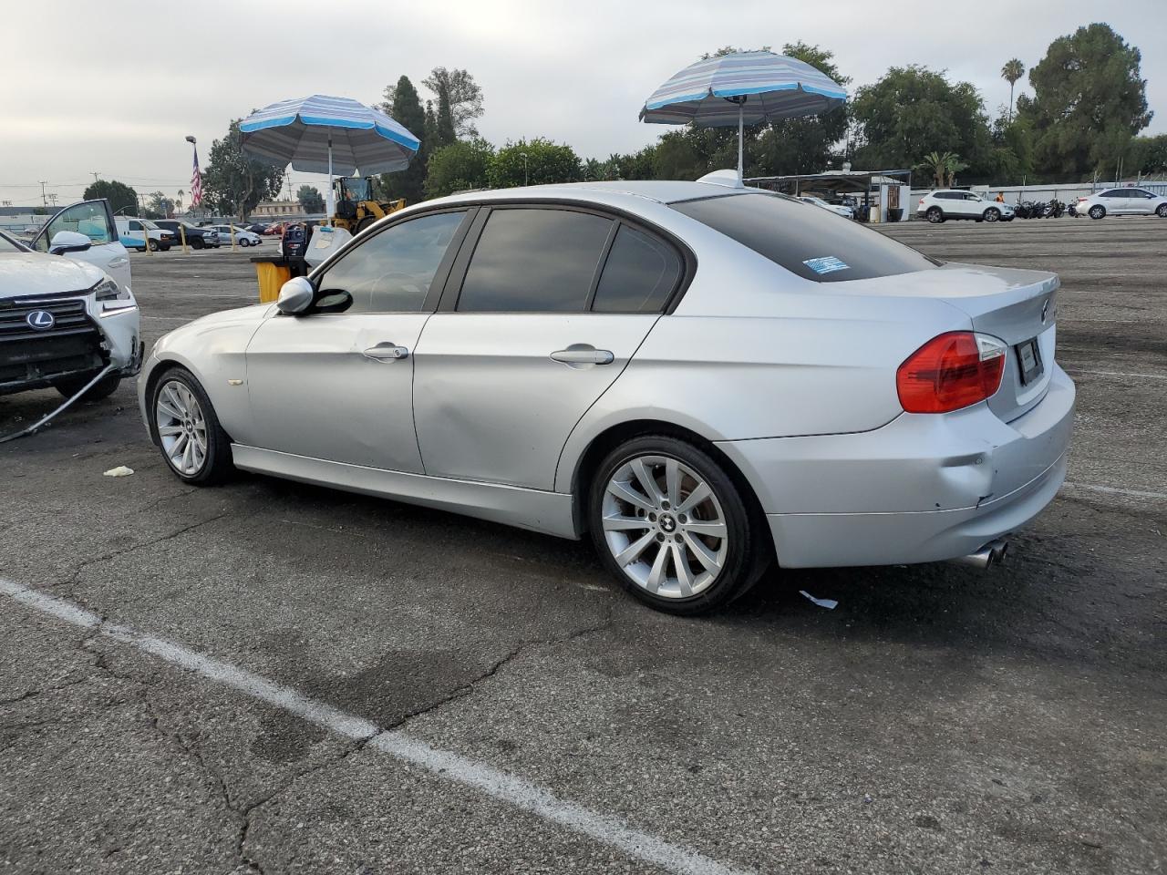 2006 BMW 325 I Automatic - Image 2