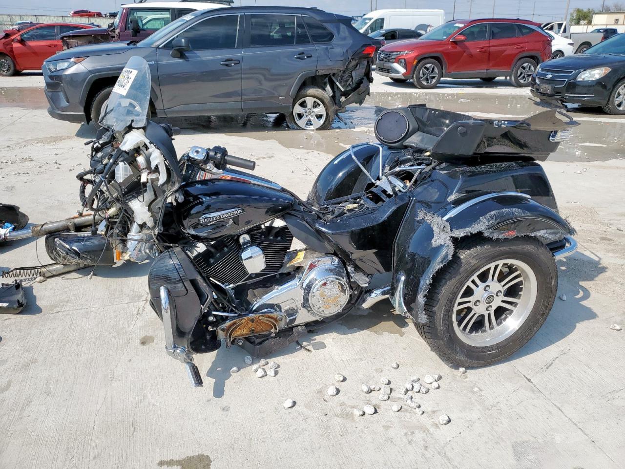 2014 Harley-Davidson Flhtcutg Tri Glide Ultra - Фото 3