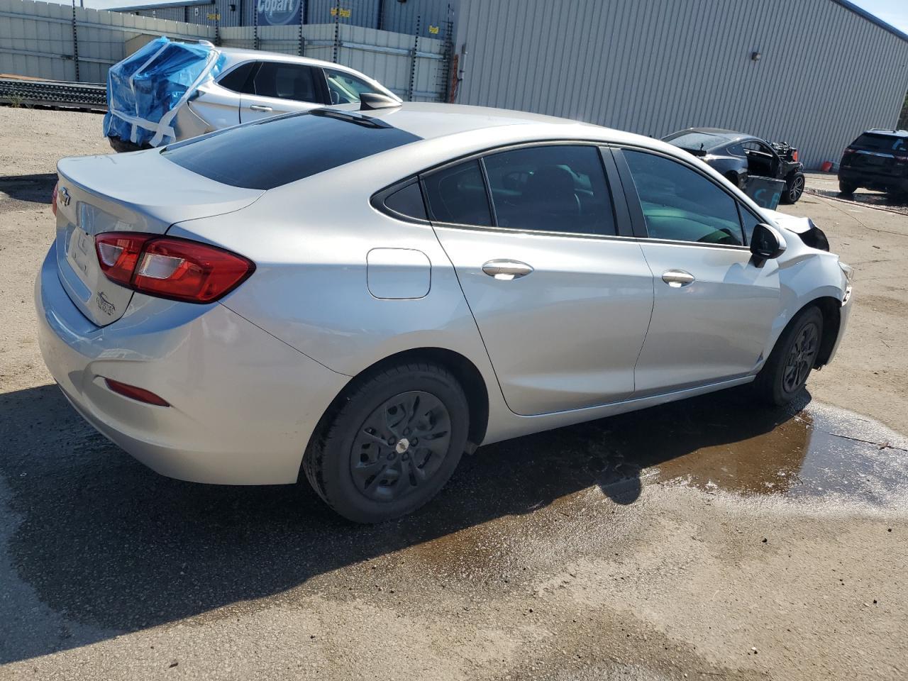 2019 Chevrolet Cruze Ls - Image 3