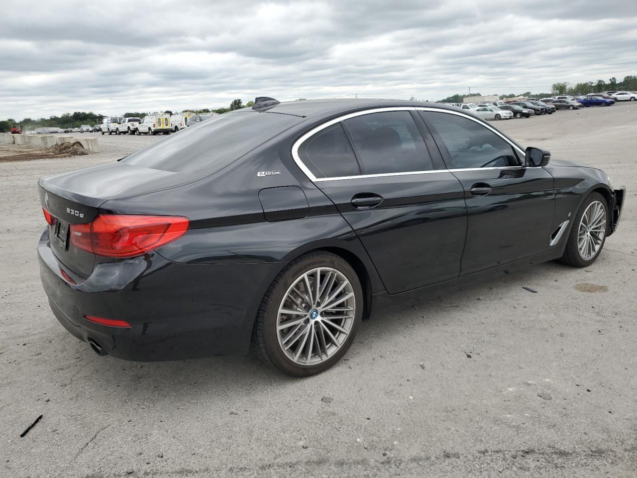 2019 BMW 530E - Image 3