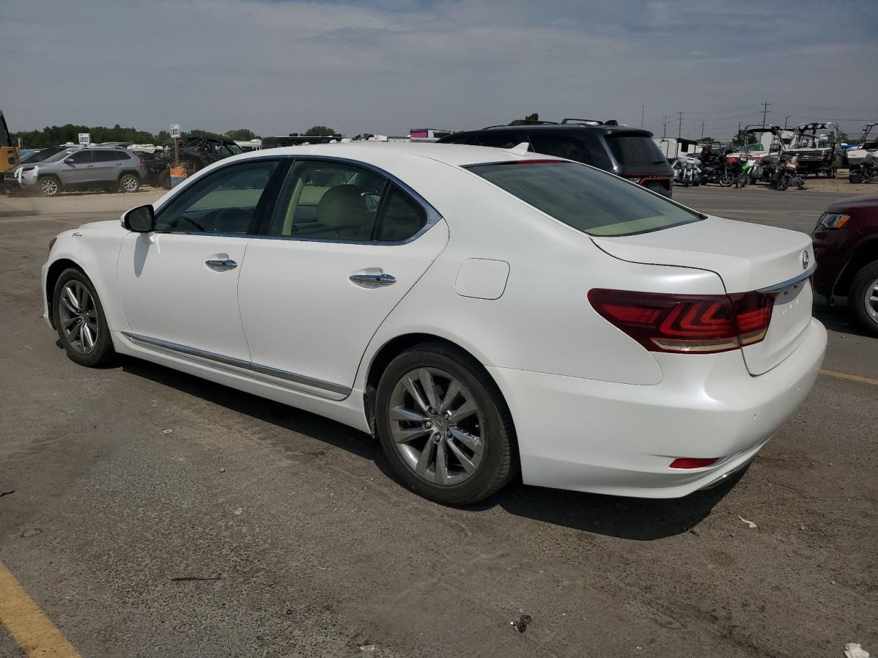 2013 Lexus Ls 460 - Image 2