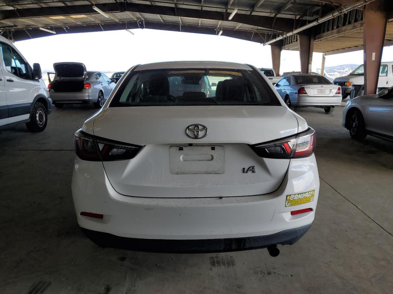 2017 Toyota Yaris Ia - Фото 6