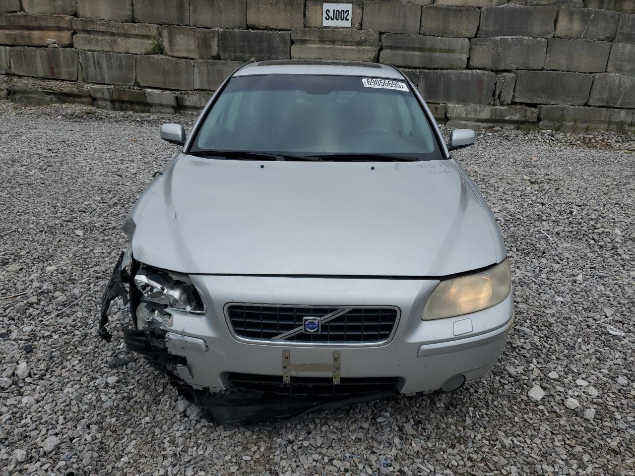 2005 Volvo S60 2.5T - Image 5