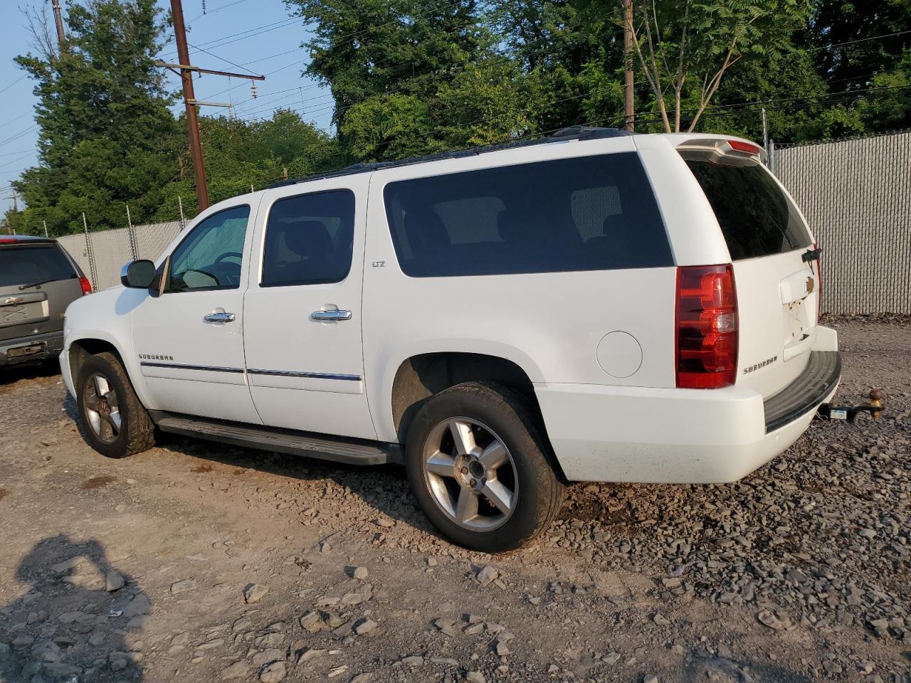 2013 Chevrolet Suburban K1500 Ltz - Фото 2