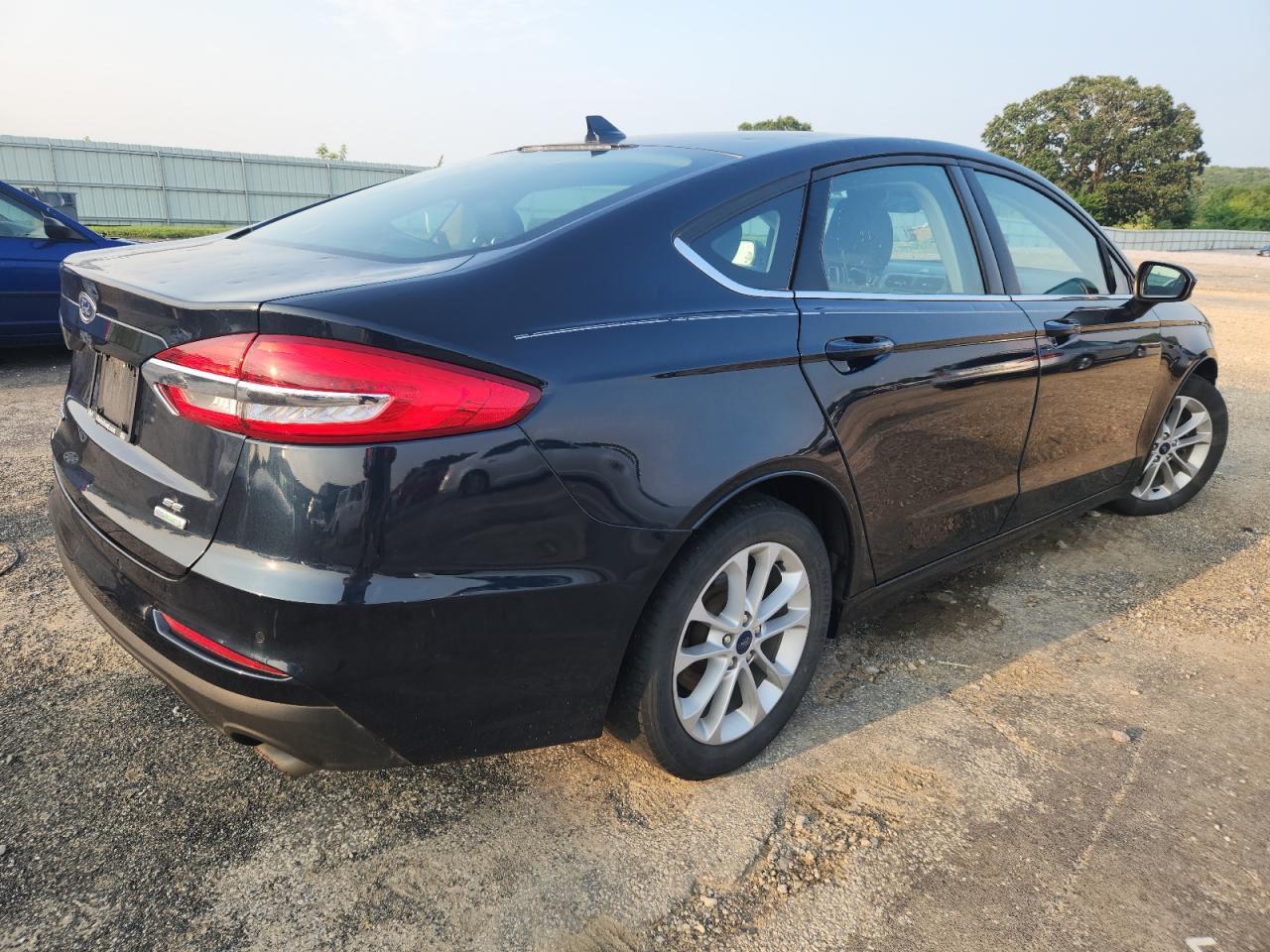 2020 Ford Fusion Se - Фото 3