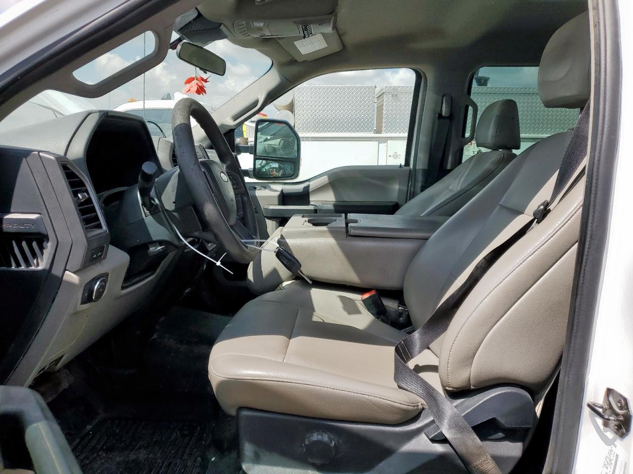 2022 Ford F550 Super Duty - Image 7