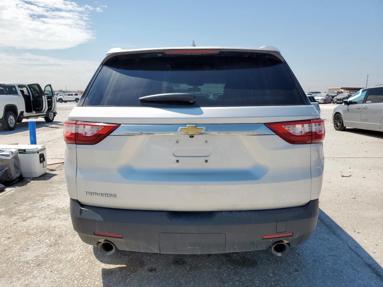 2018 Chevrolet Traverse Ls - Фото 6