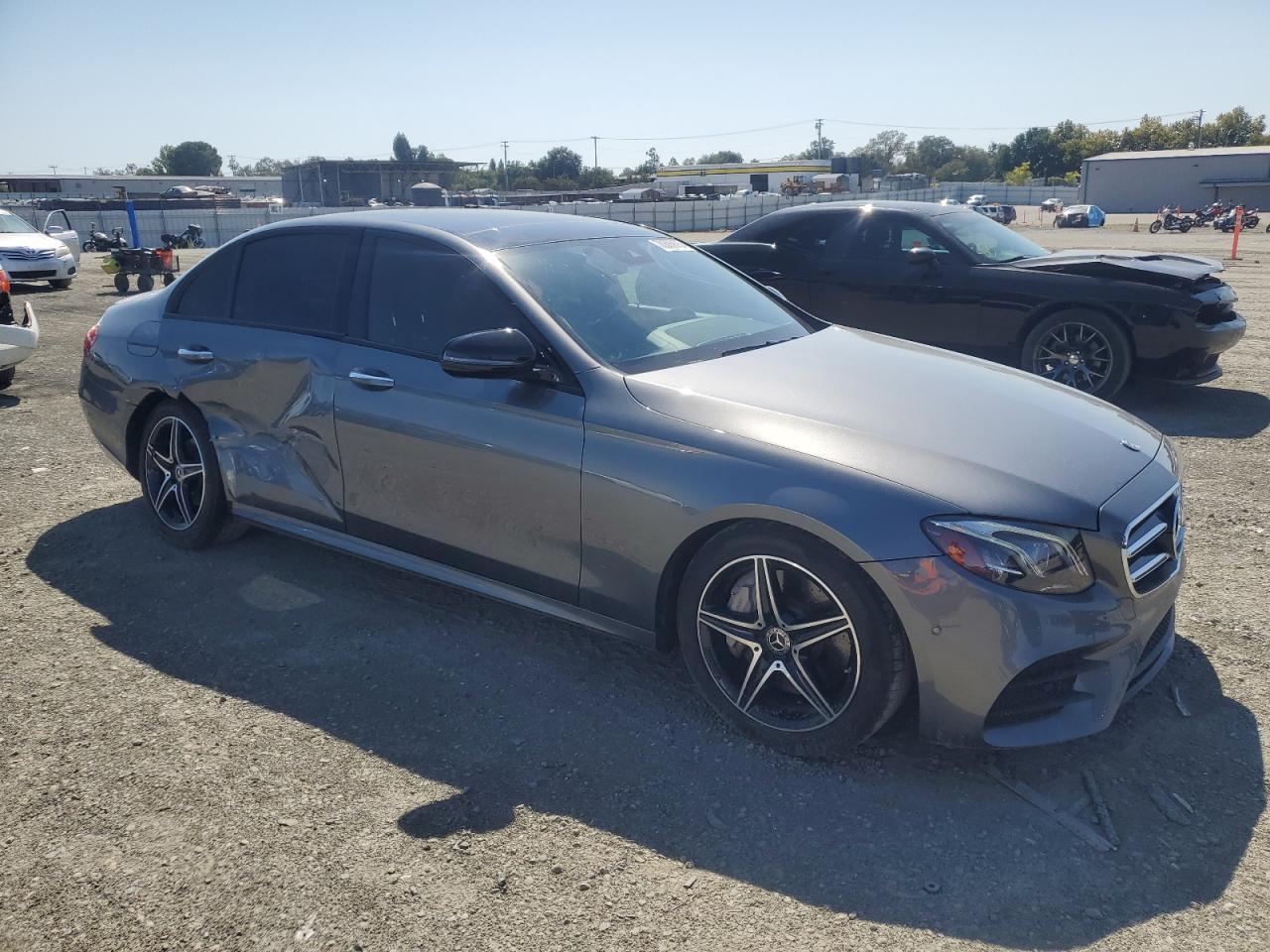 2018 Mercedes-Benz E 300 - Фото 4
