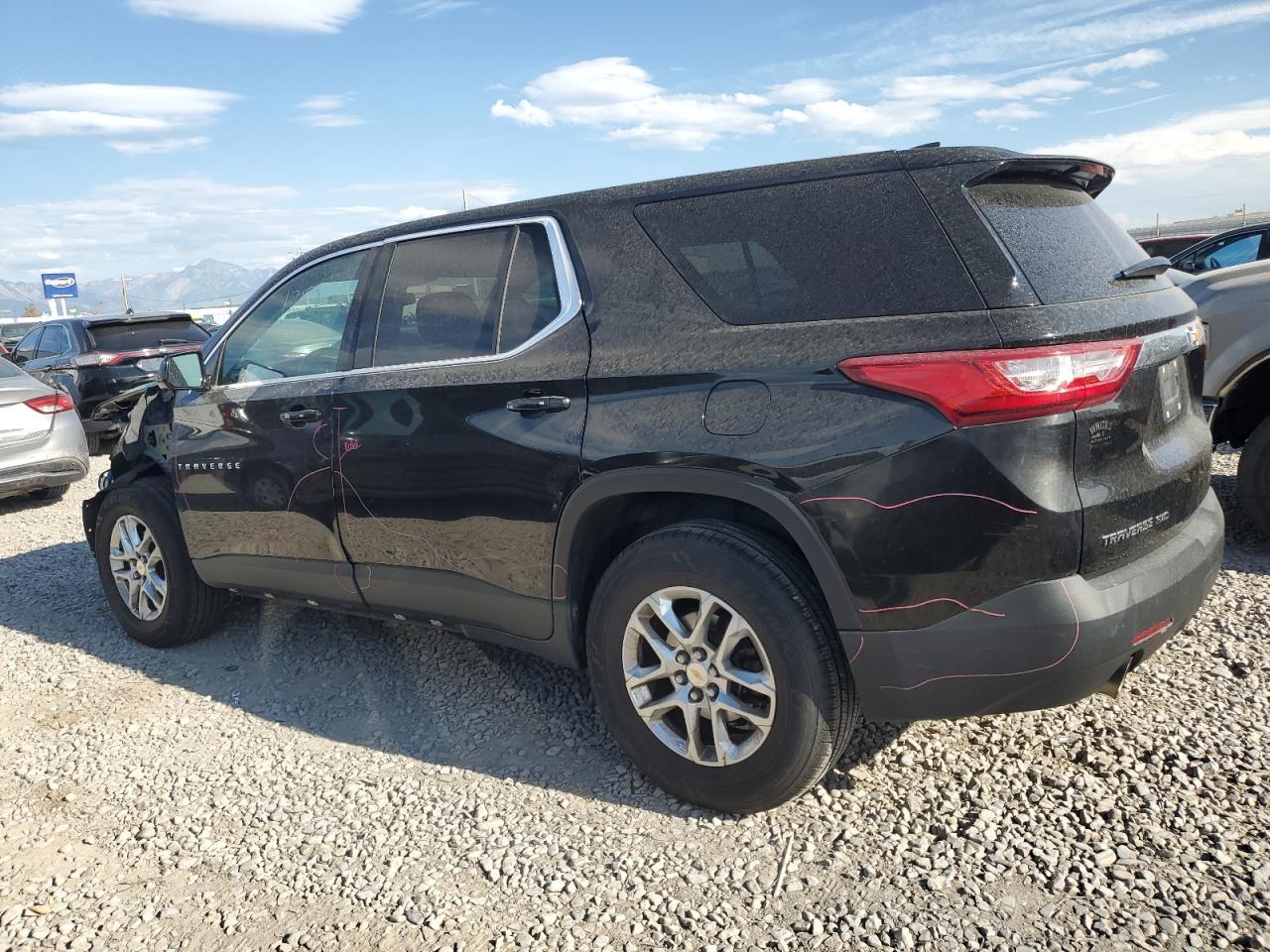 2019 Chevrolet Traverse Ls - Фото 2