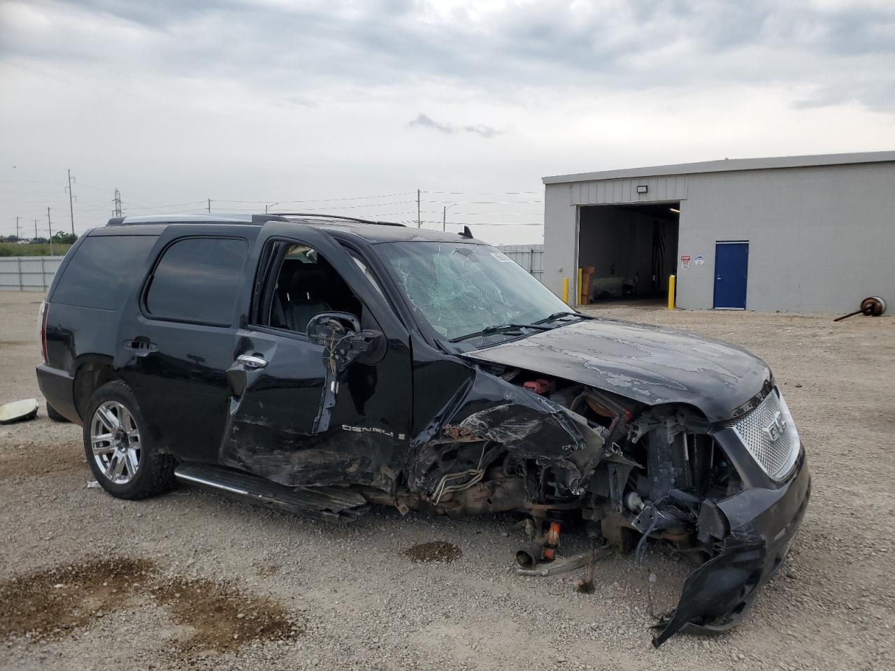 2007 GMC Yukon Denali - Image 4