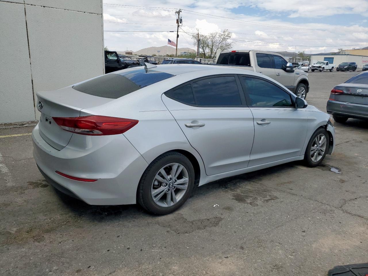 2018 Hyundai Elantra Sel - Фото 3