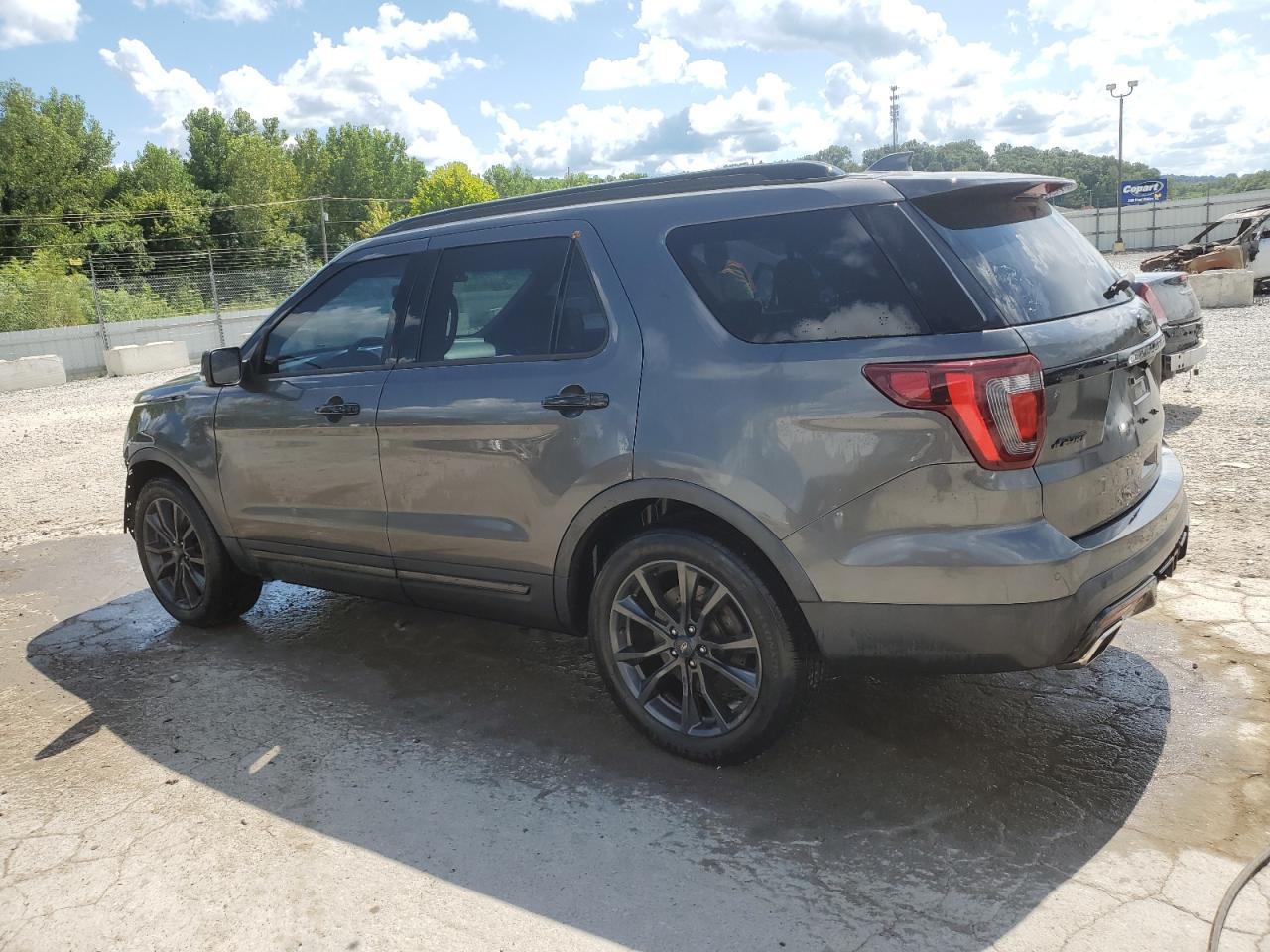 2016 Ford Explorer Sport - Image 2