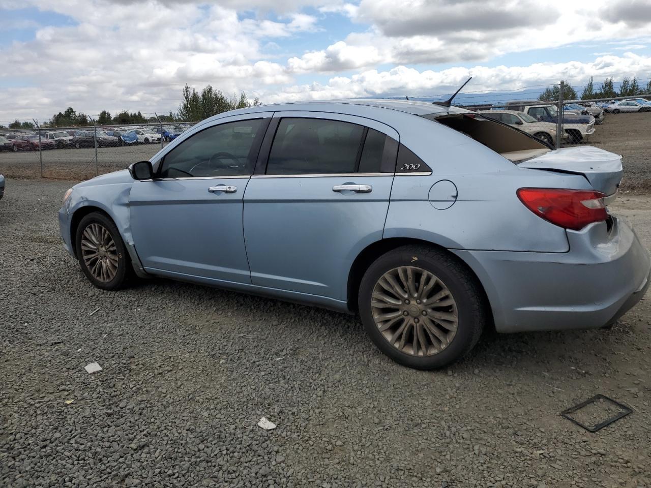 2012 Chrysler 200 Limited - Фото 2