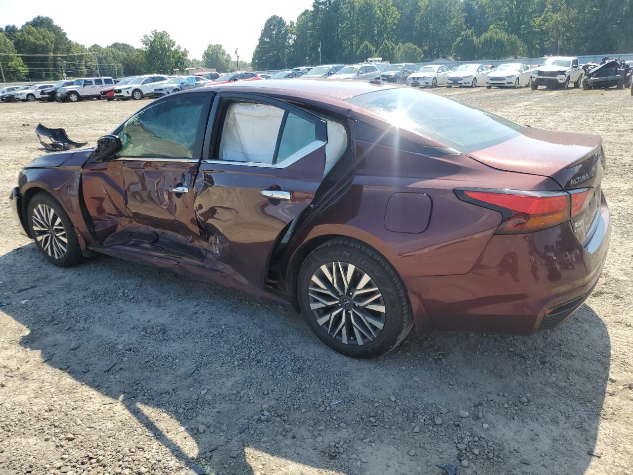 2024 Nissan Altima Sv - Image 2