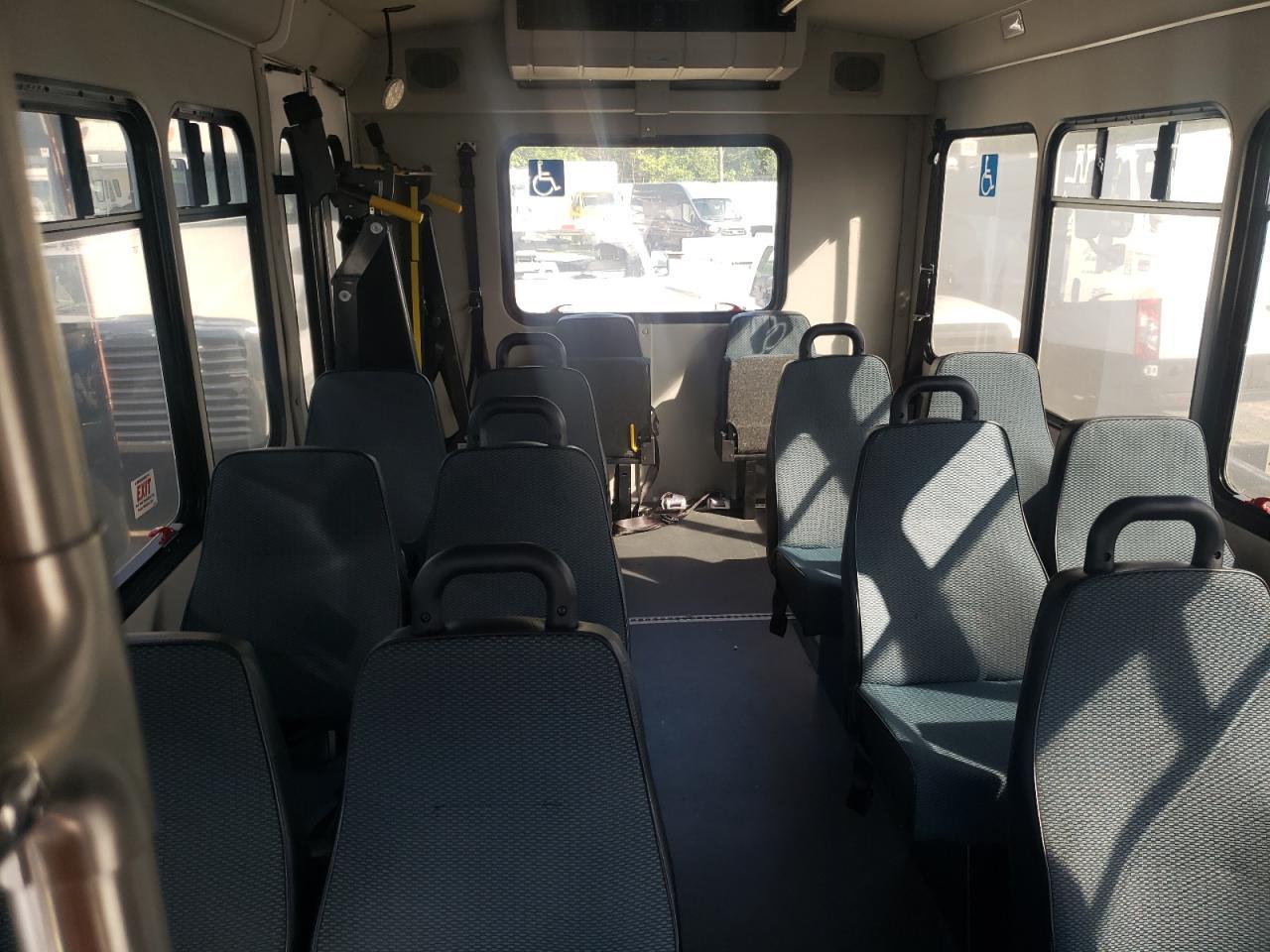 2022 Chevrolet Express G4500 - Image 6