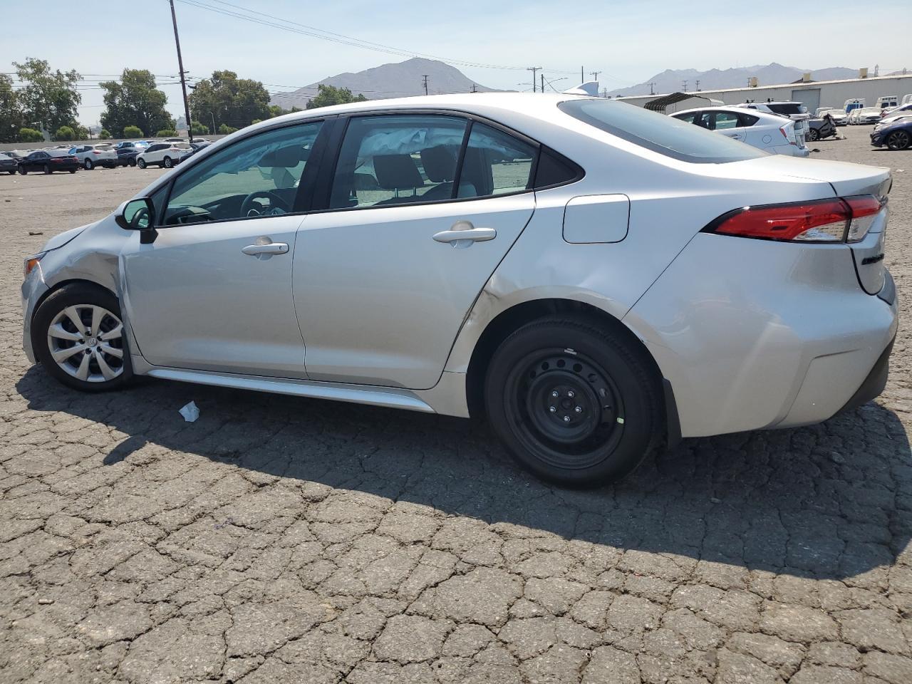 2025 Toyota Corolla Le - Фото 3