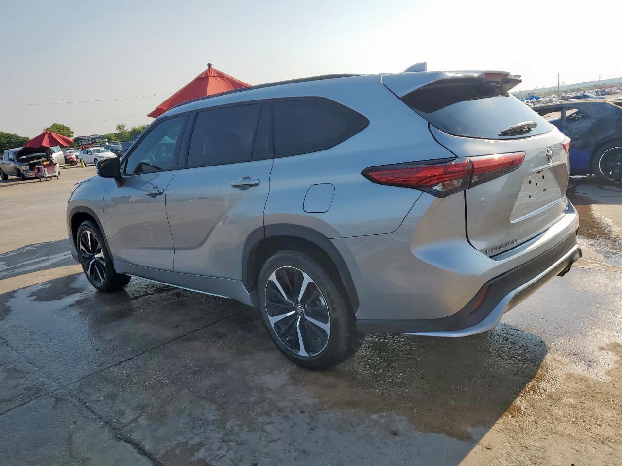 2021 Toyota Highlander Xse - Image 2