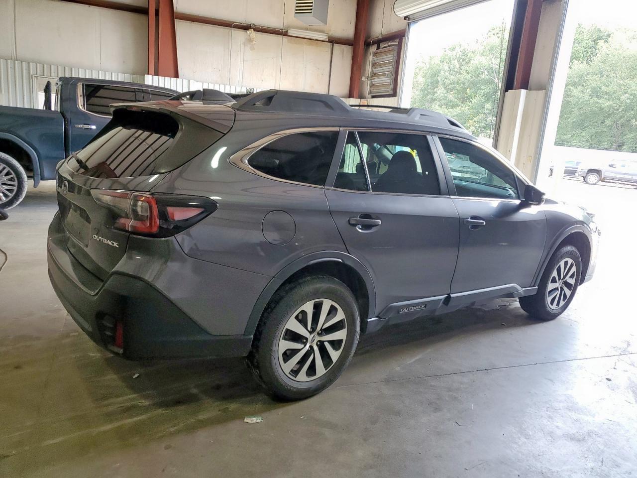 2022 Subaru Outback Premium - Image 3