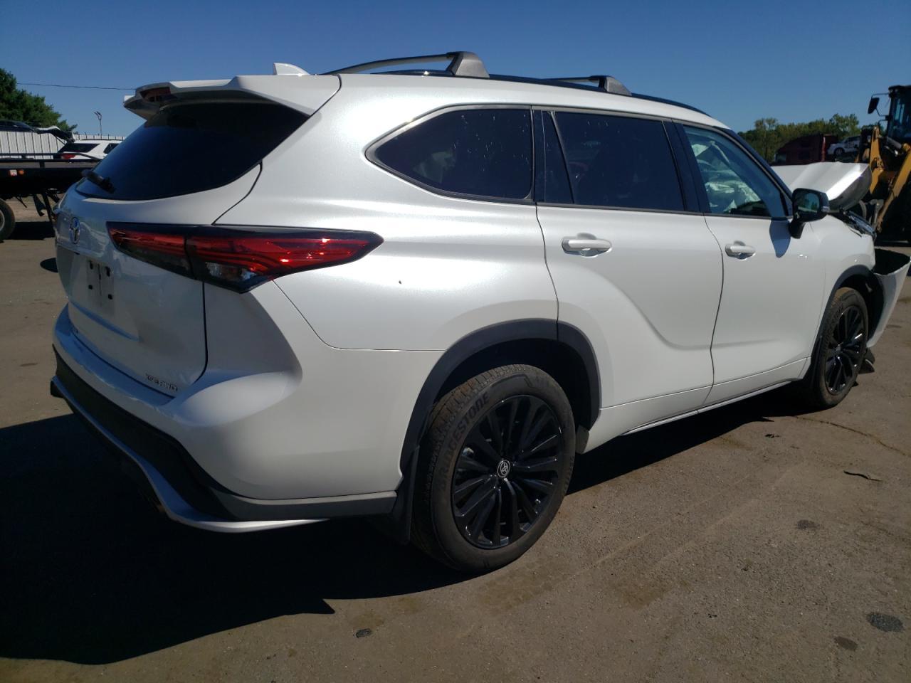 2023 Toyota Highlander L - Фото 3