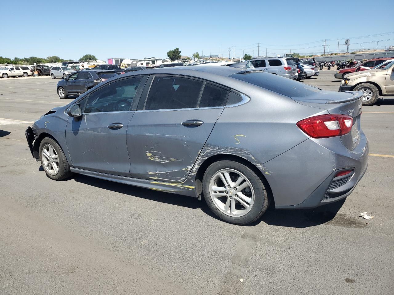 2018 Chevrolet Cruze Lt - Image 2