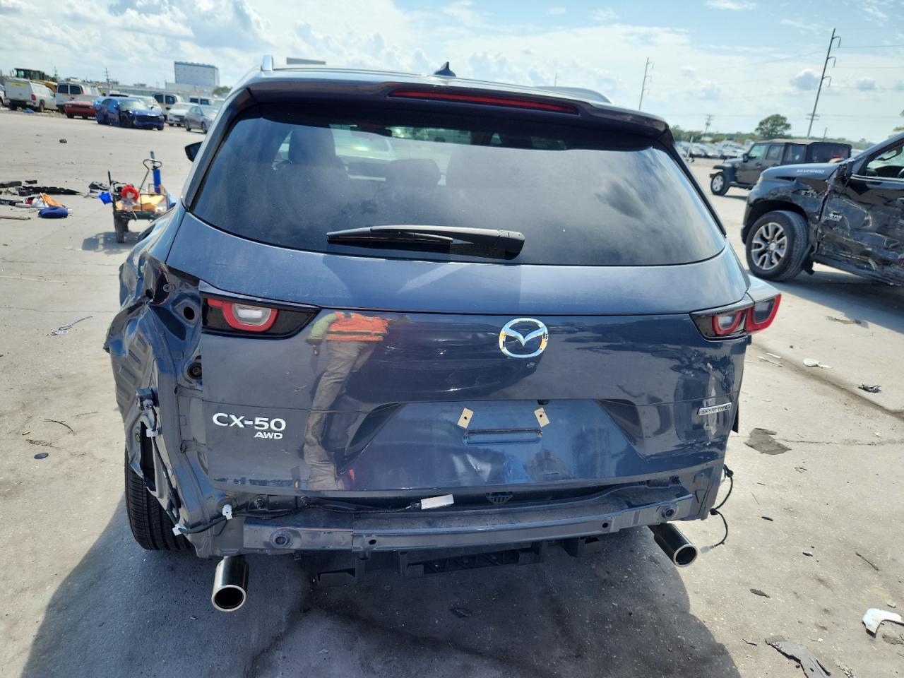 2025 Mazda Cx-50 Premium - Image 6