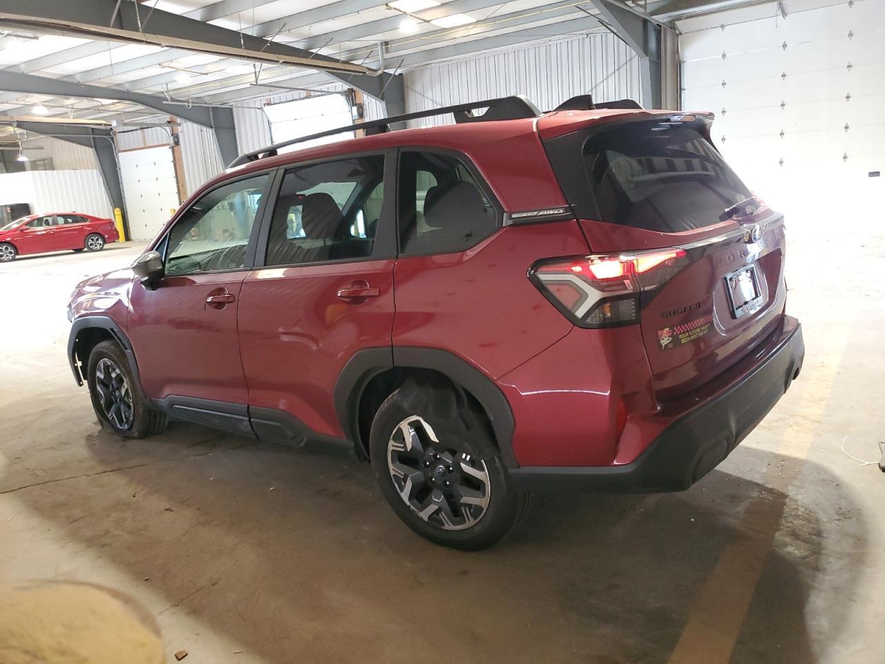 2025 Subaru Forester Premium - Фото 2