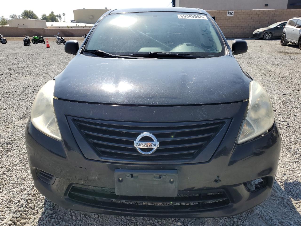 2014 Nissan Versa S - Фото 5