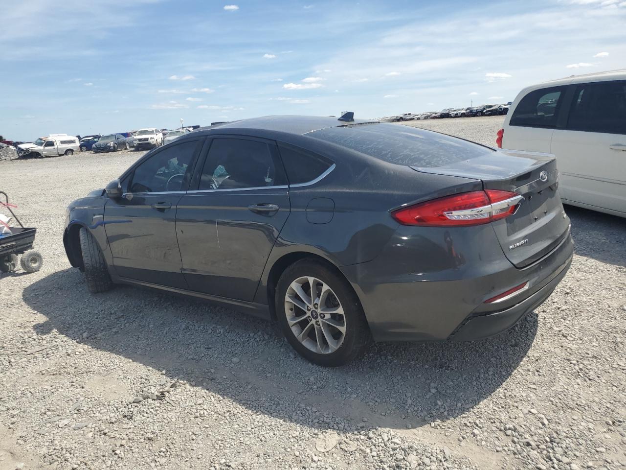2019 Ford Fusion Se - Фото 2