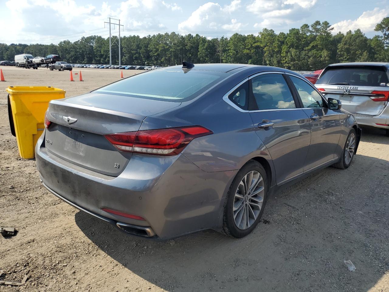 2015 Hyundai Genesis 3.8L - Image 3