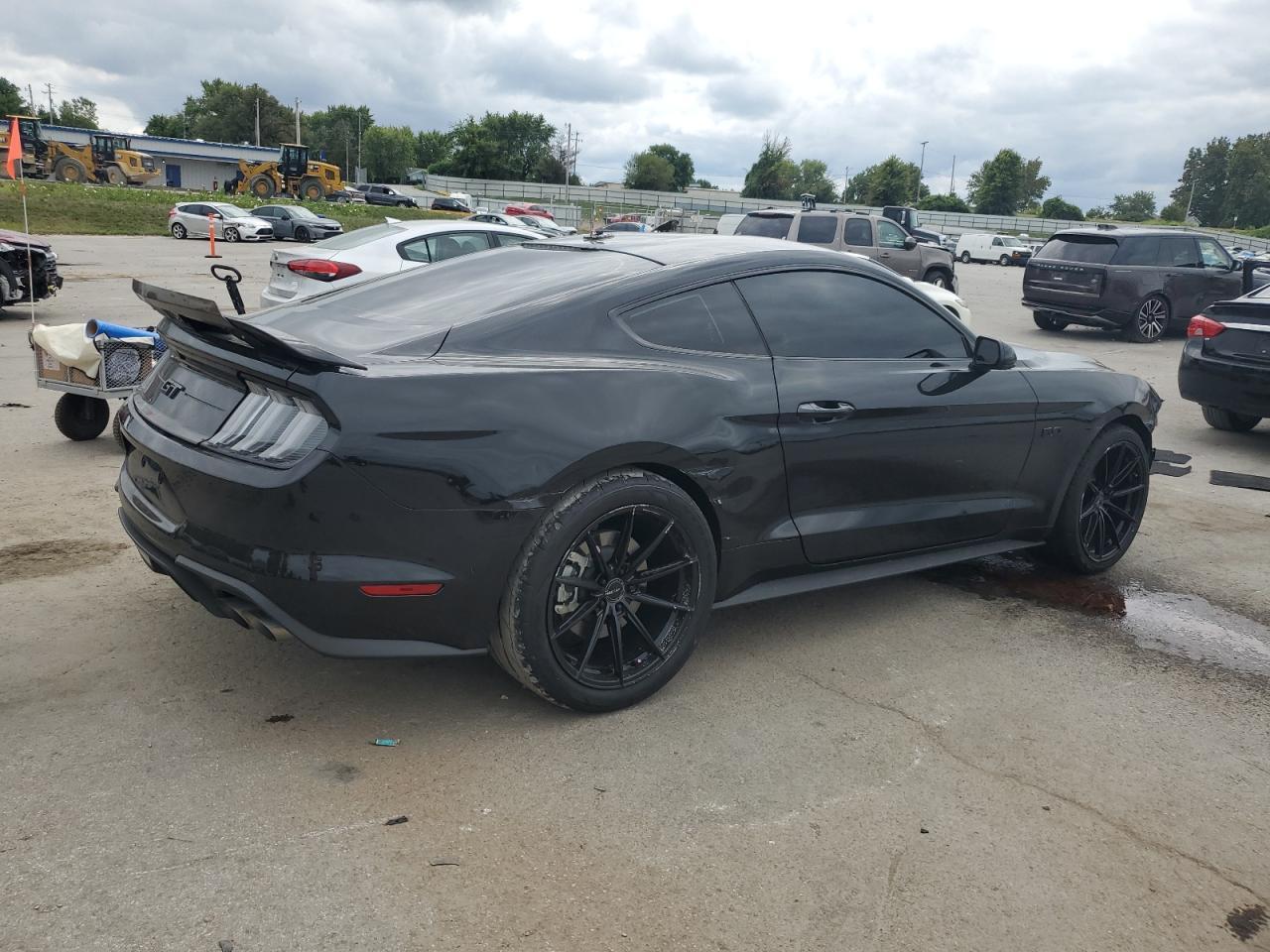 2022 Ford Mustang Gt - Фото 3