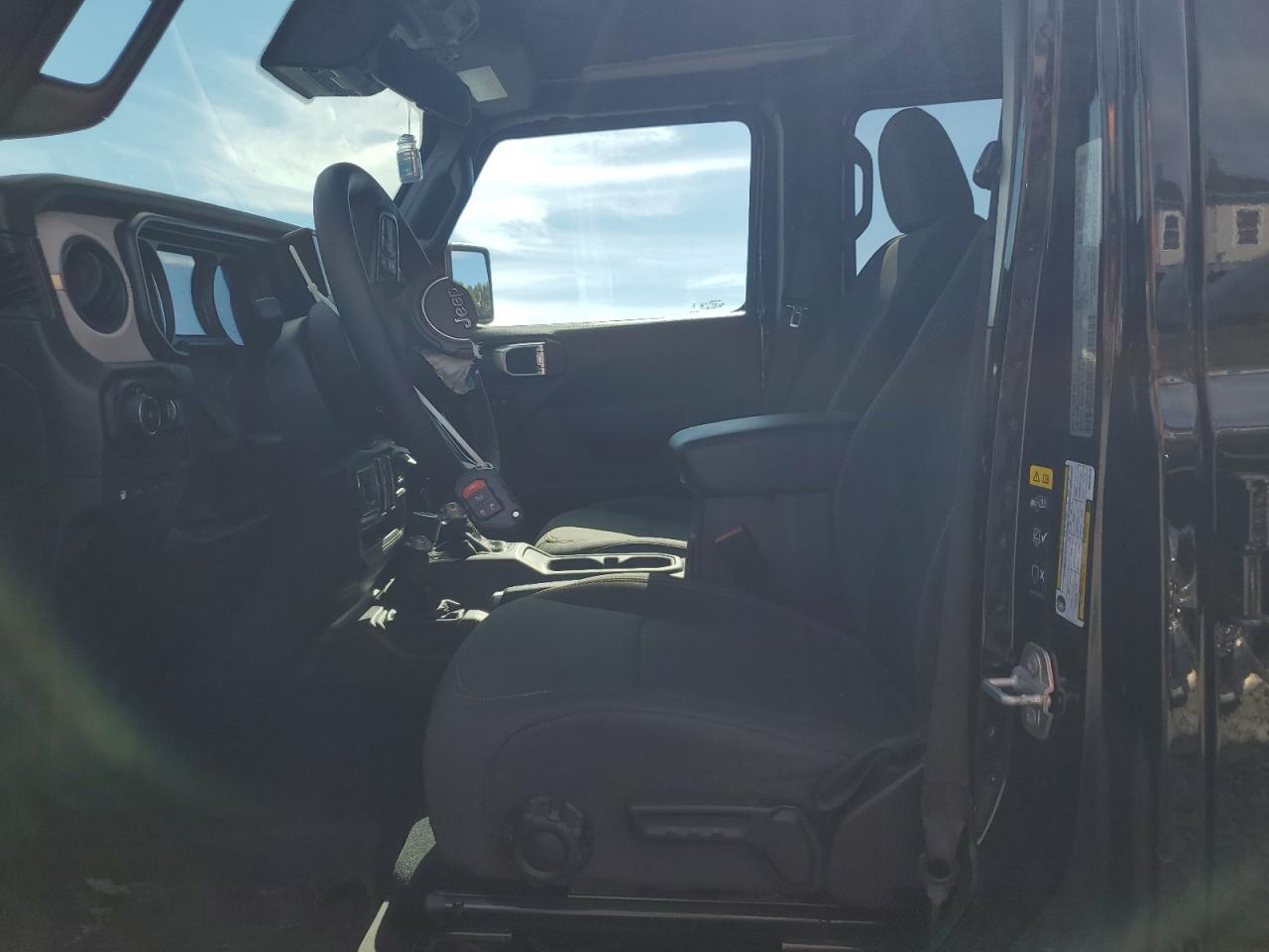2024 Jeep Wrangler 4Xe - Image 7