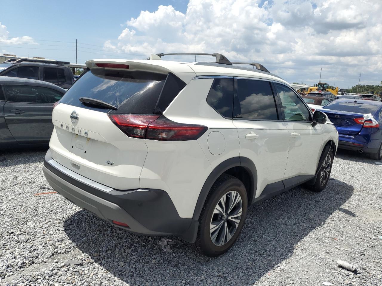 2021 Nissan Rogue Sv - Image 3