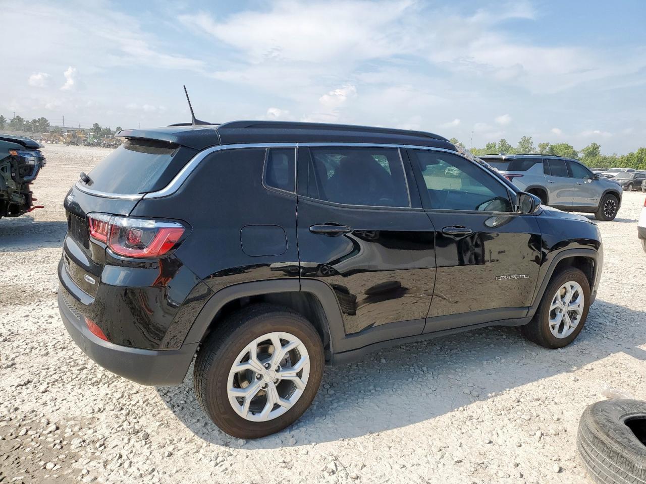 2024 Jeep Compass Latitude - Фото 3