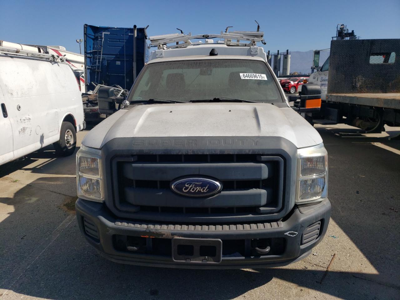 2013 Ford F350 Super Duty - Фото 5