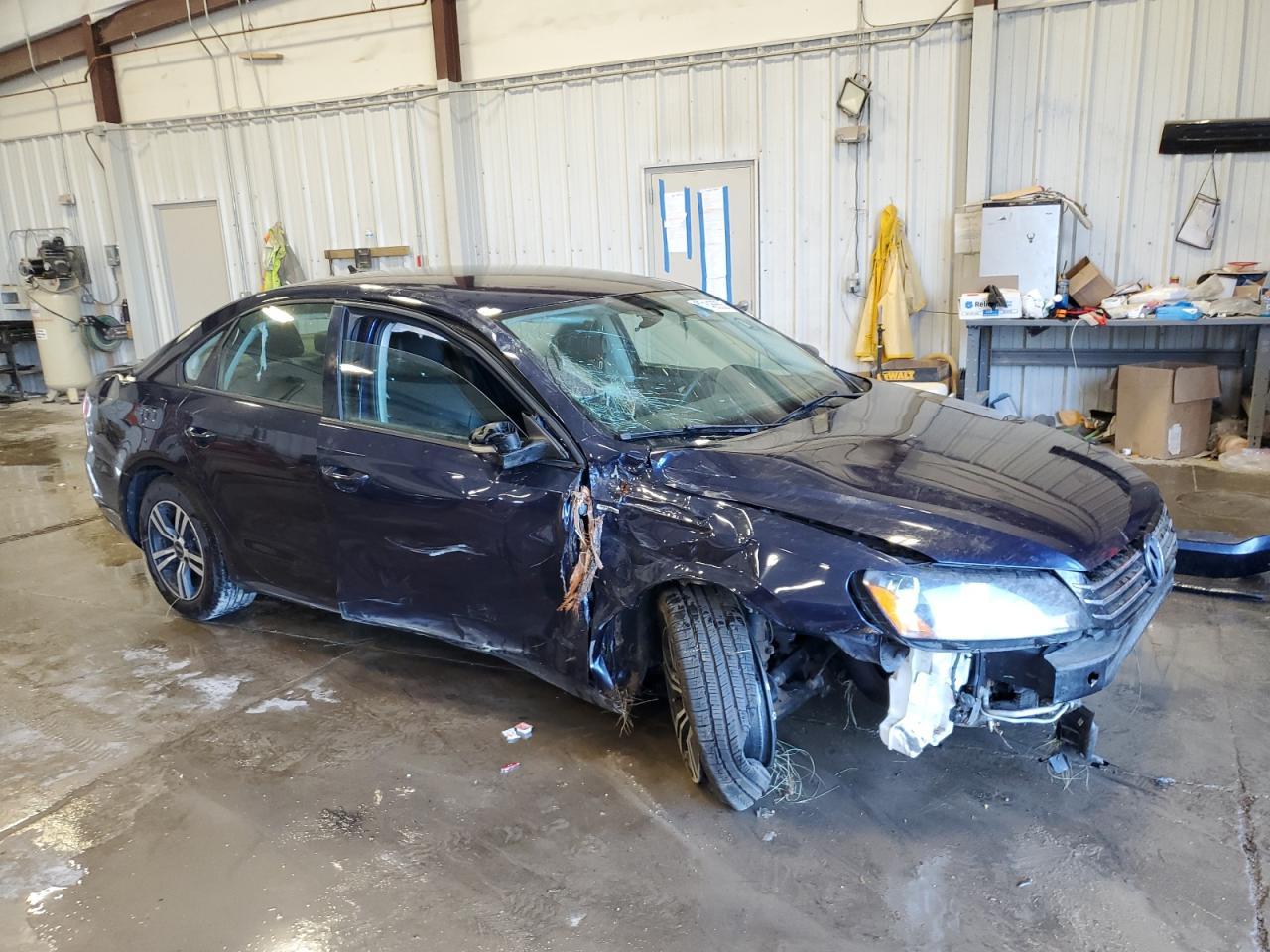 2014 Volkswagen Passat S - Image 4