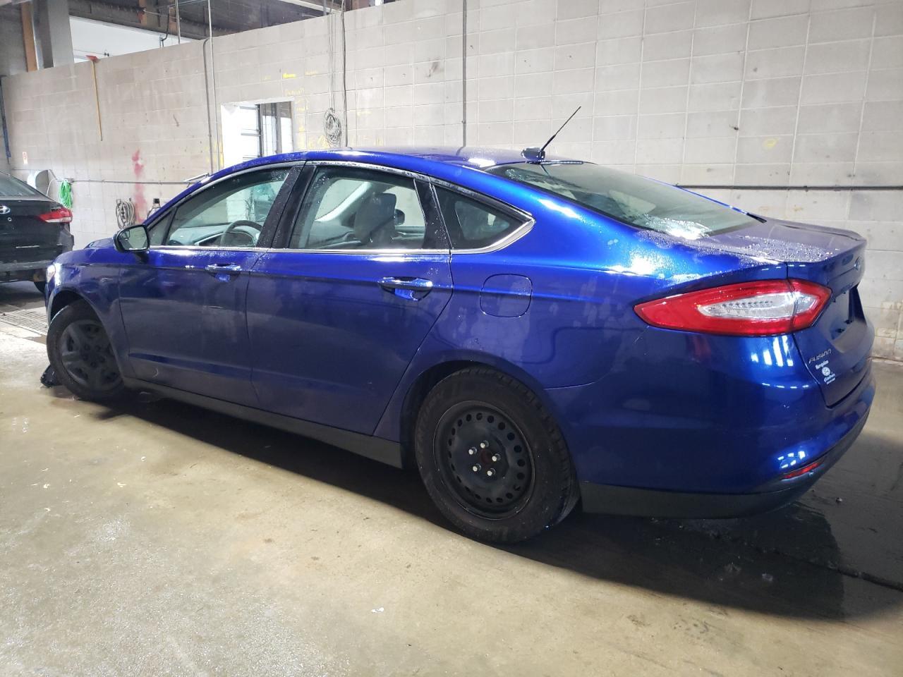 2014 Ford Fusion S - Фото 2