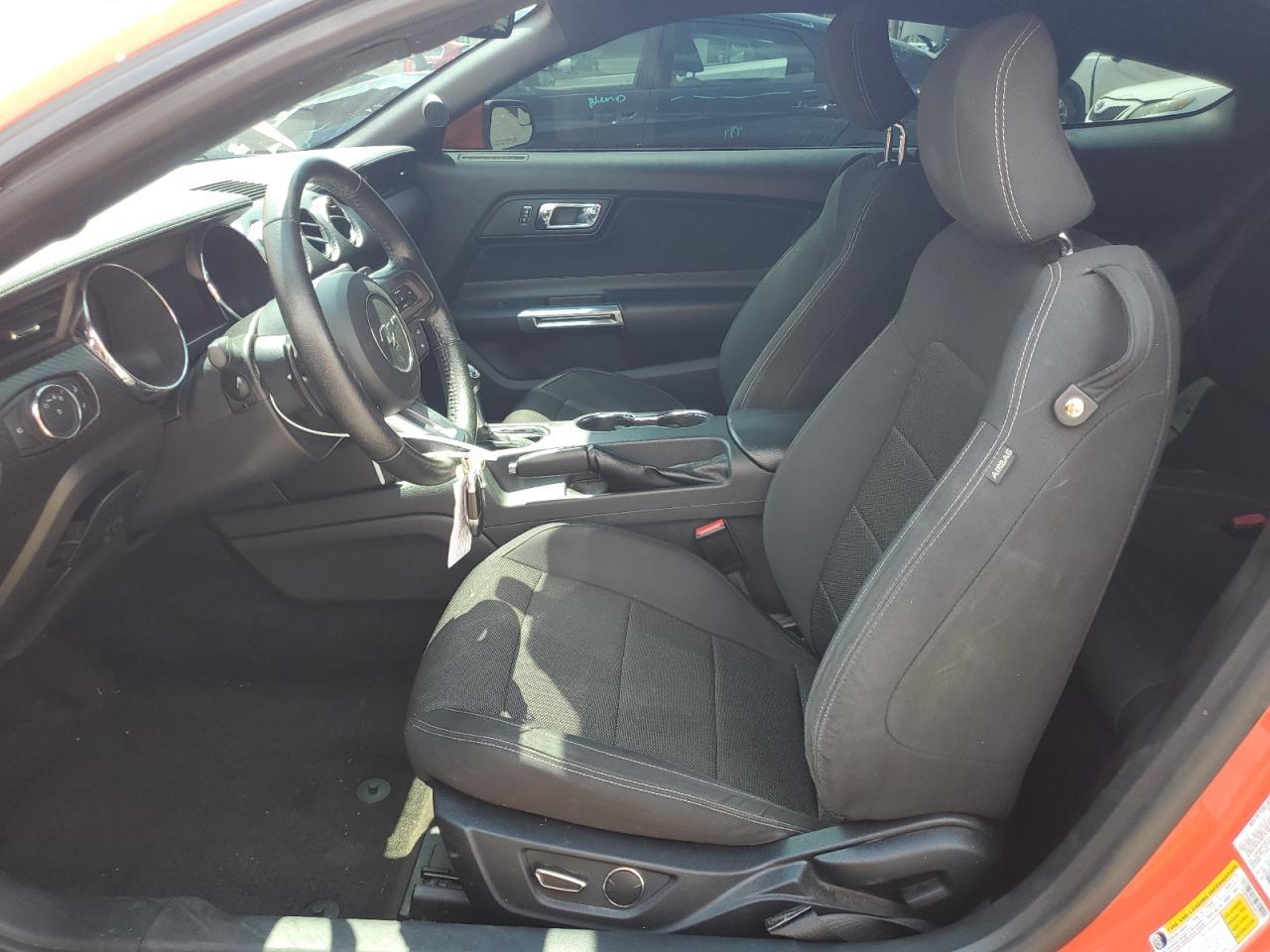 2015 Ford Mustang - Фото 7