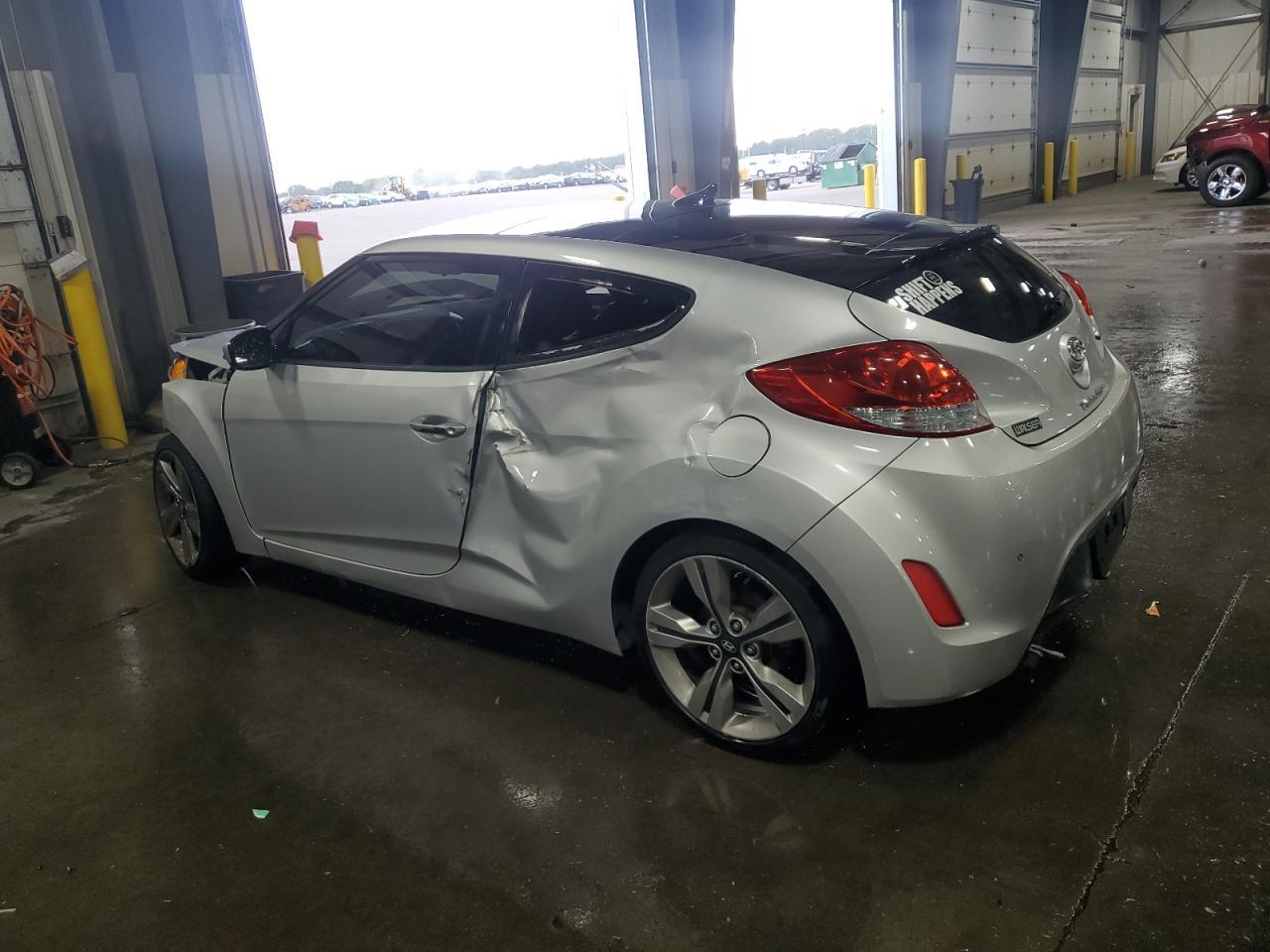 2012 Hyundai Veloster - Image 2