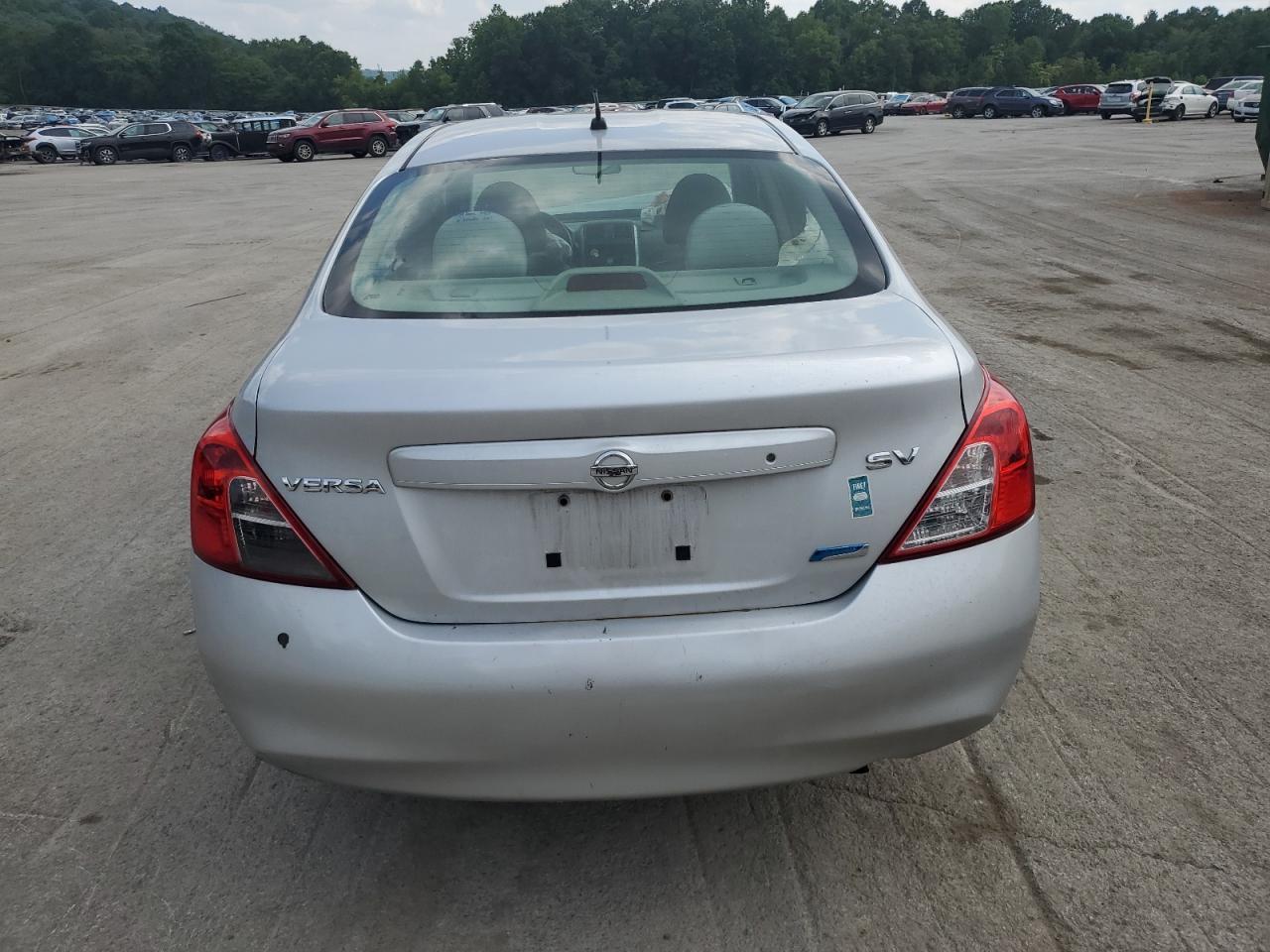 2012 Nissan Versa S - Фото 6