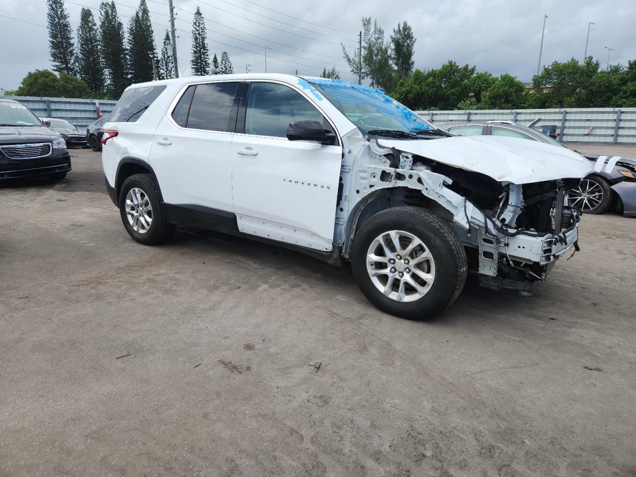 2020 Chevrolet Traverse Ls - Фото 4