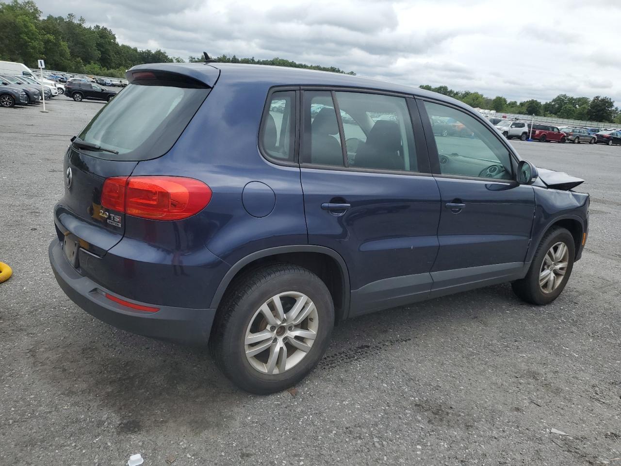 2014 Volkswagen Tiguan S - Image 3