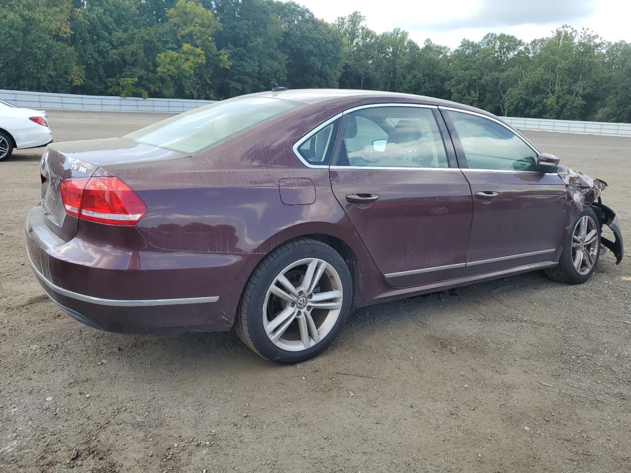 2014 Volkswagen Passat Sel - Image 3