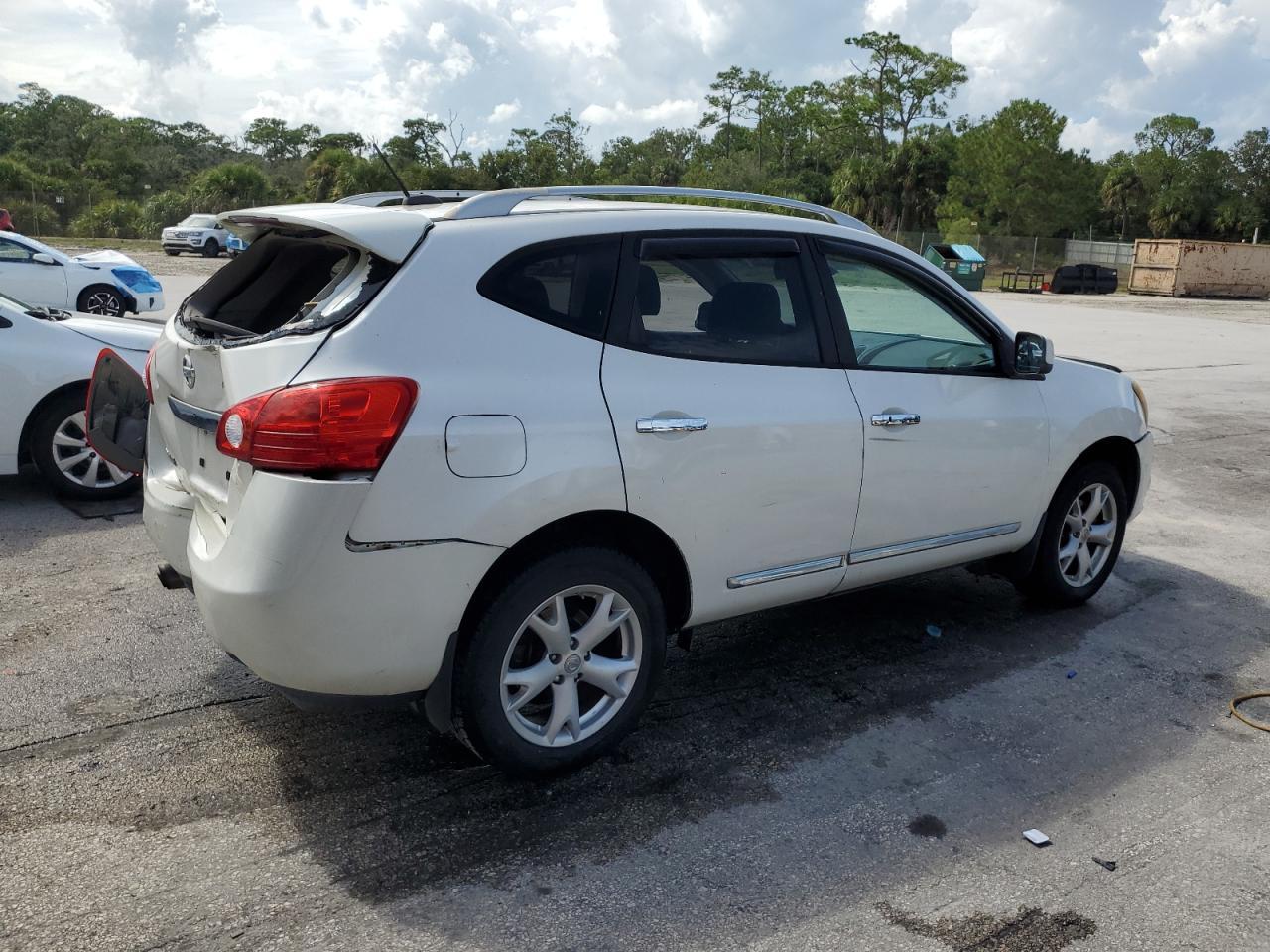 2011 Nissan Rogue S - Image 3