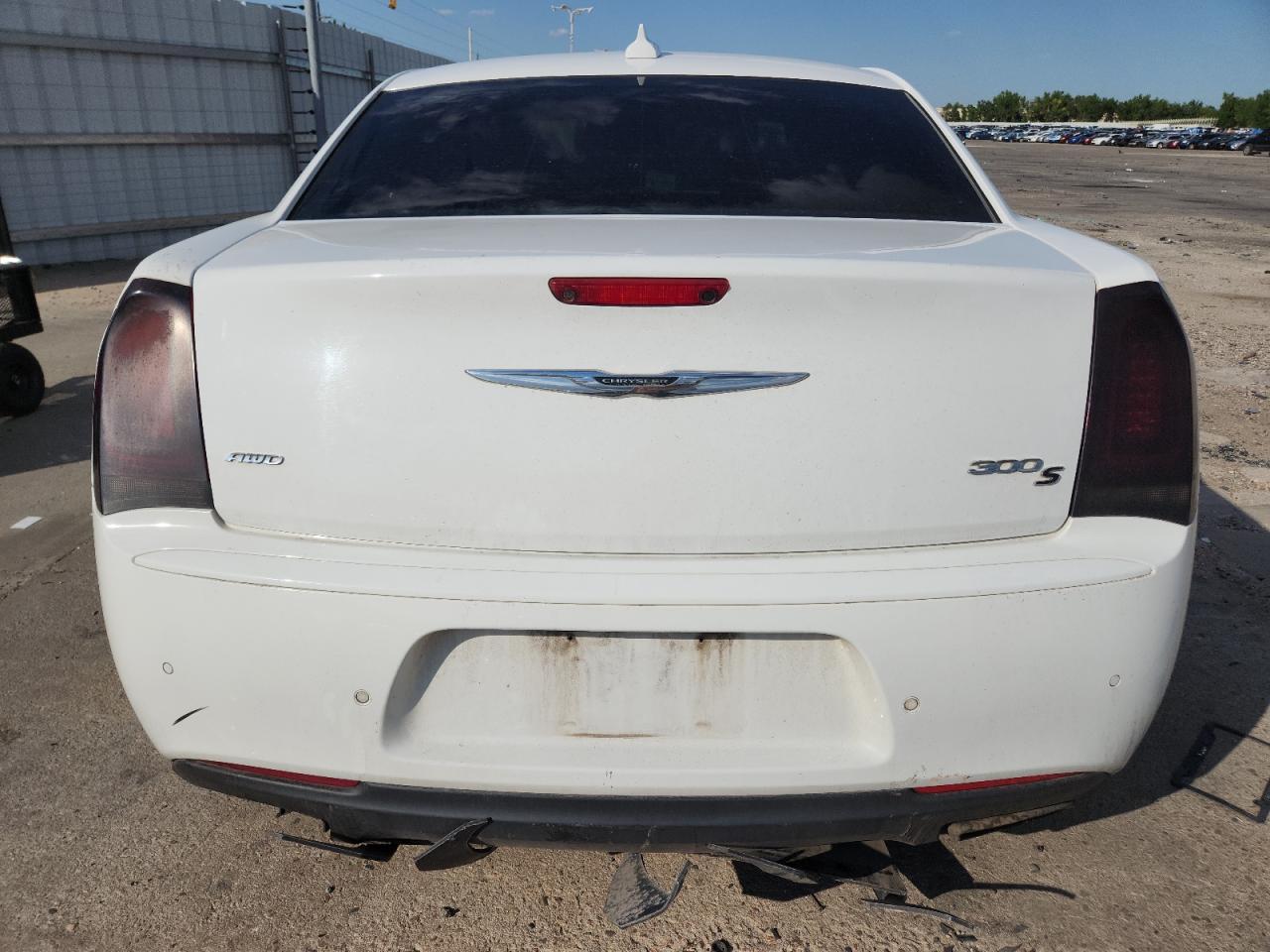 2016 Chrysler 300 S - Фото 6