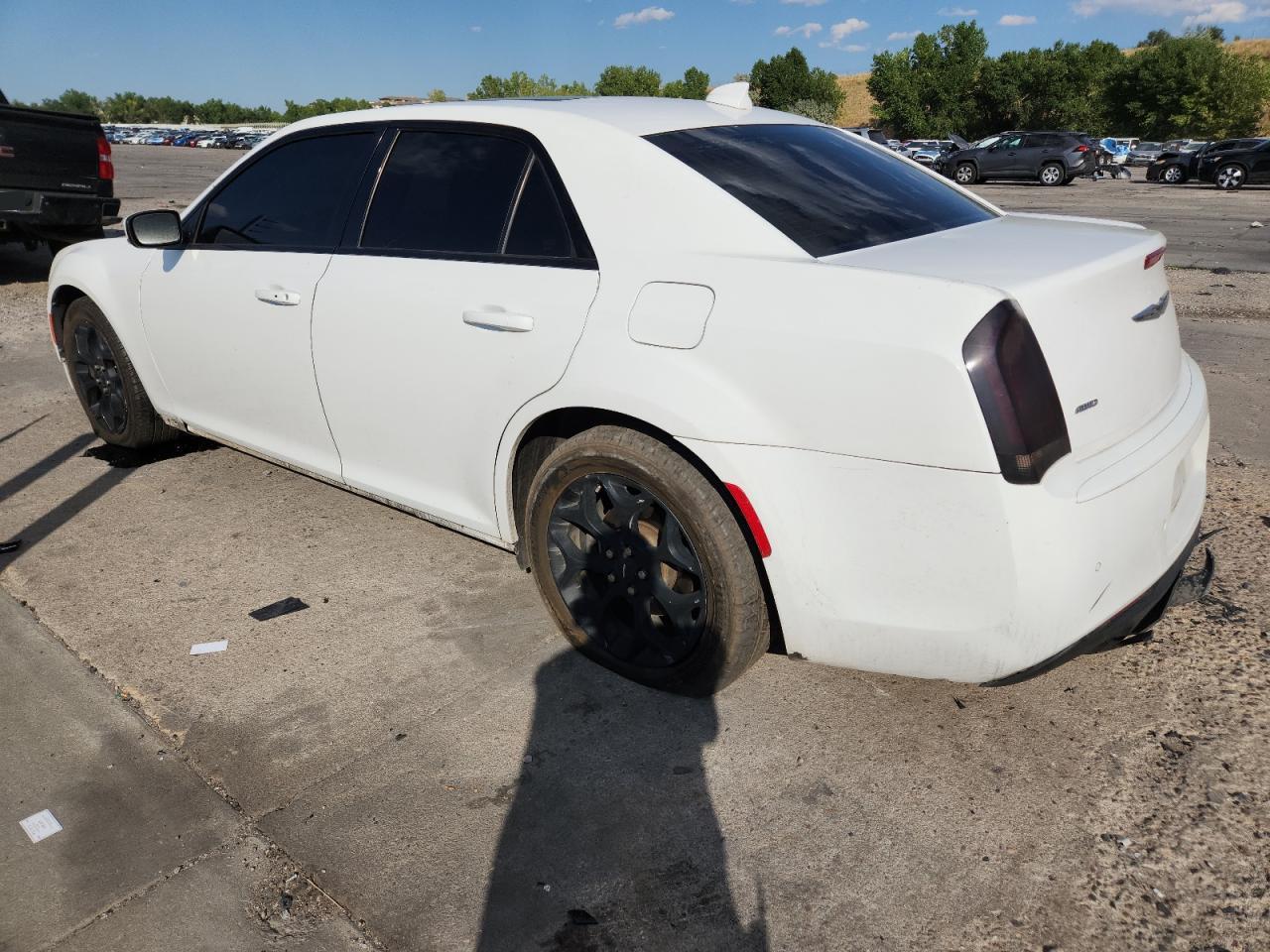 2016 Chrysler 300 S - Фото 2