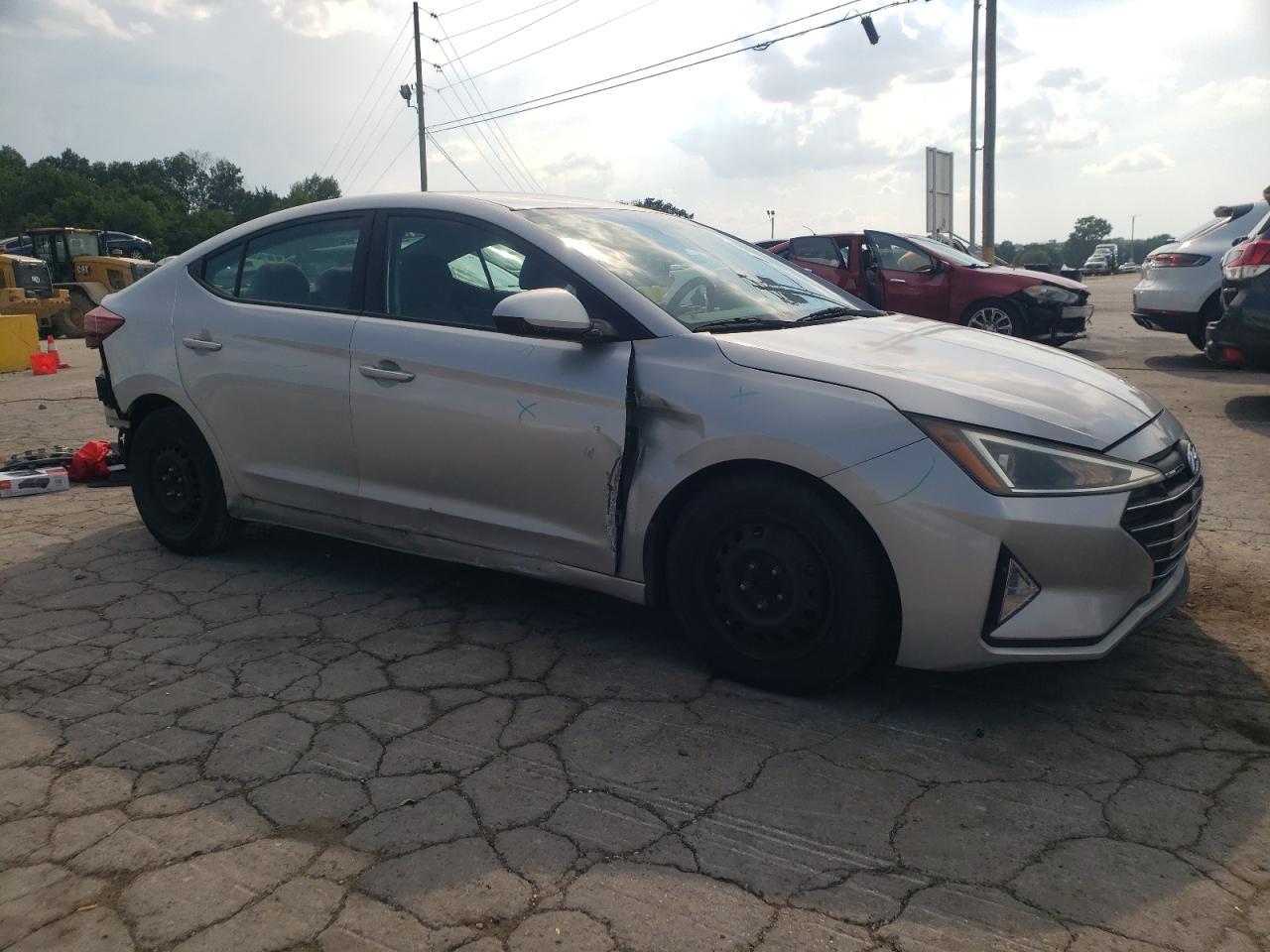 2020 Hyundai Elantra Se - Фото 4