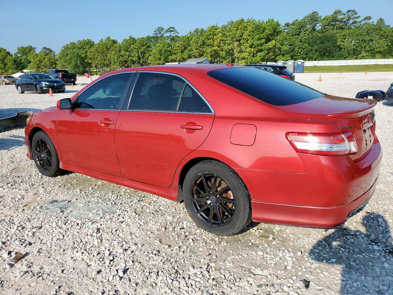 2011 Toyota Camry Base - Фото 2