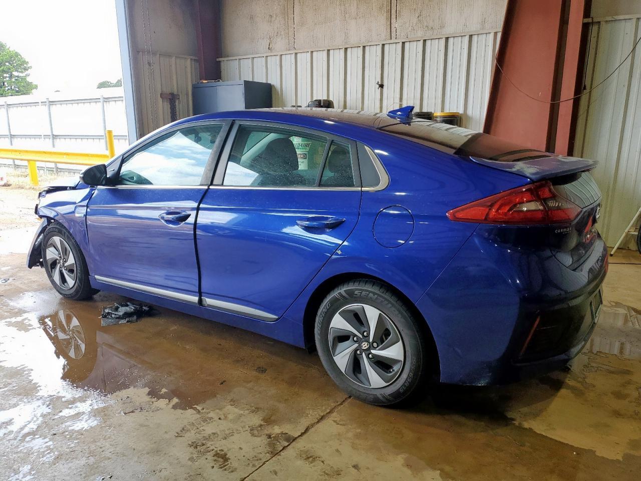 2019 Hyundai Ioniq Sel - Image 2