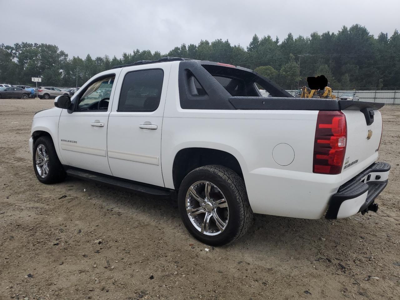 2011 Chevrolet Avalanche Ls - Фото 2
